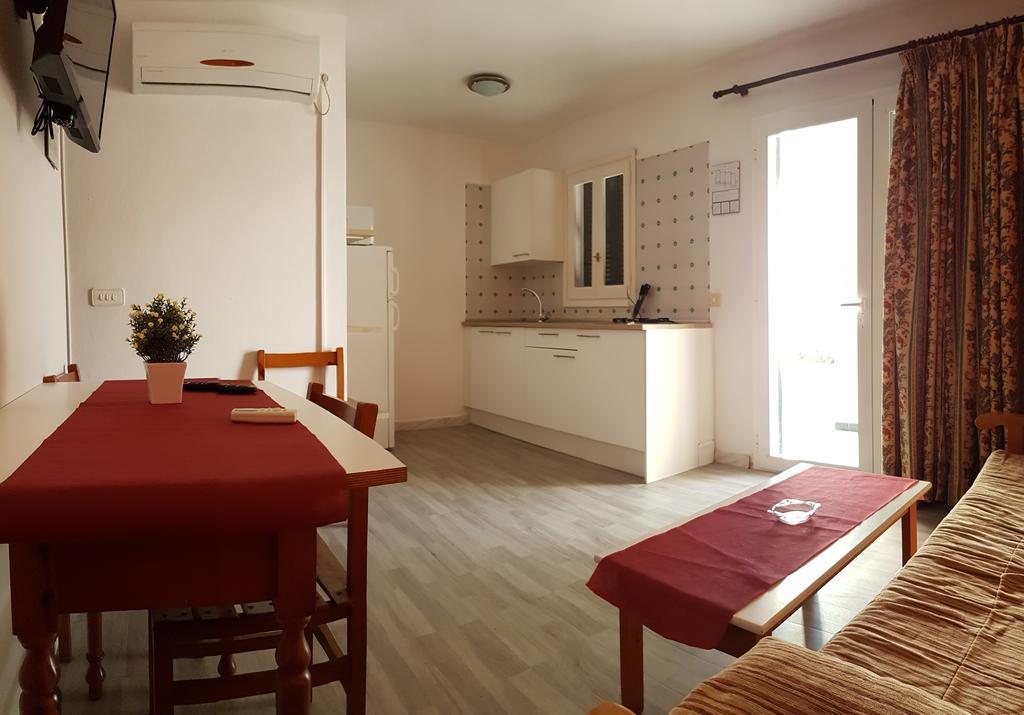 Apartaments California Cala'N Blanes  Esterno foto