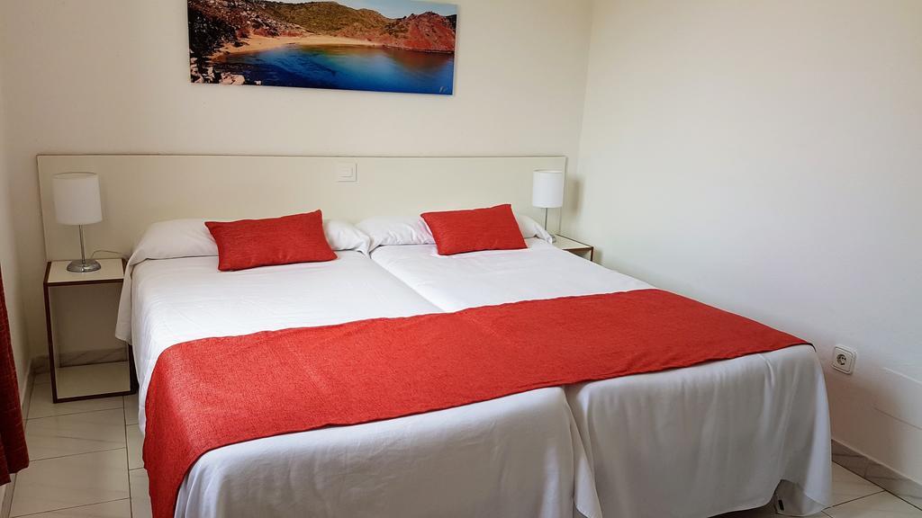 Apartaments California Cala'N Blanes  Esterno foto